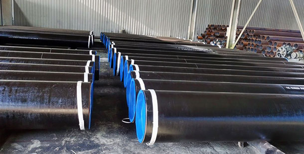 What is the difference between welded pipe and steel pipe seamless in manufacturing?