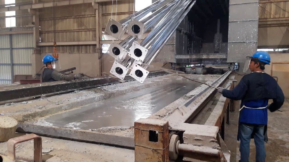 What aspects should be mentioned in using hot dip galvanizing?