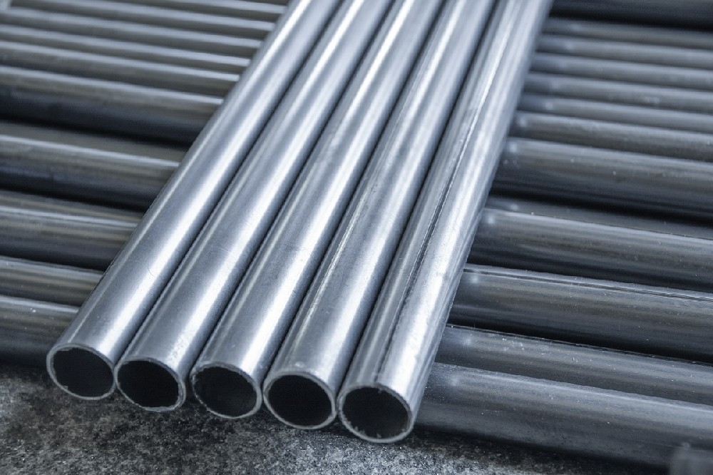What should be paid attention to when welding galvanized pipes?
